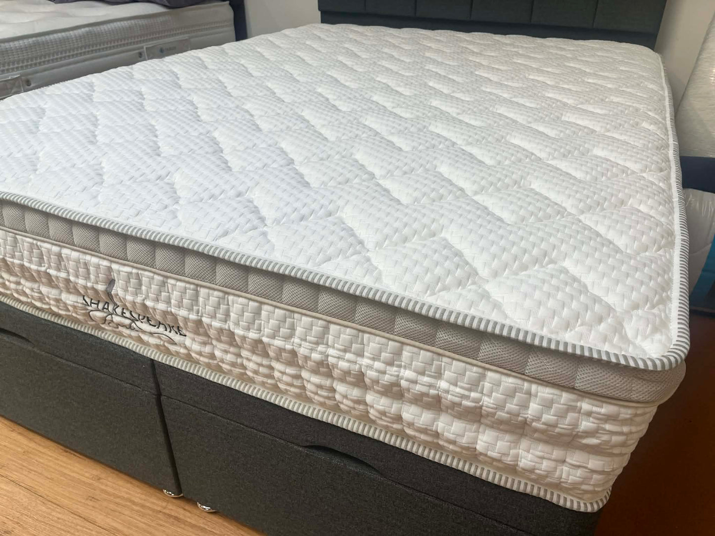 Shakespeare Dorlux Elston, Foam Topped, 1000 Pocket Sprung Rolled Mattress