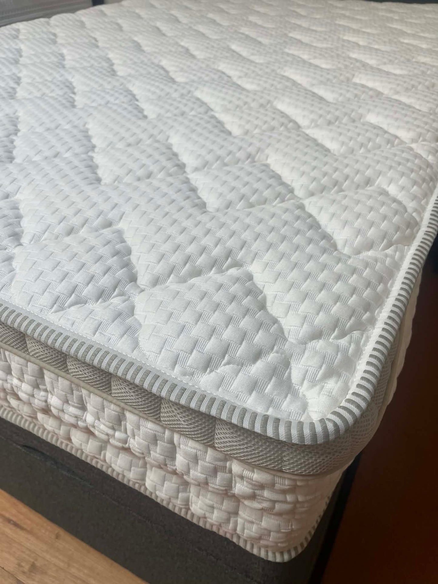 Shakespeare Dorlux Elston, Foam Topped, 1000 Pocket Sprung Rolled Mattress