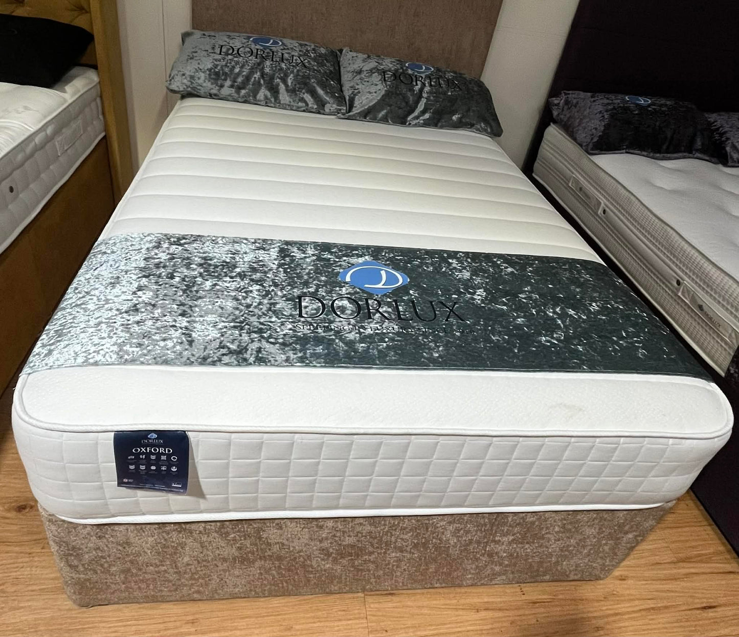 Shakespeare Dorlux Oxford Firm Mattress, Anti-Roll Firm Edge, Turn & Rotate, 1000 Pocket Sprung, Luxury Knitted Fabric