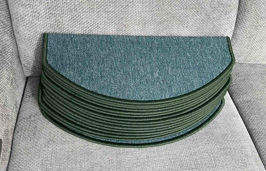Leo Green Adhesive Hand Tufted Carpet Stair Treads (Set of 15)